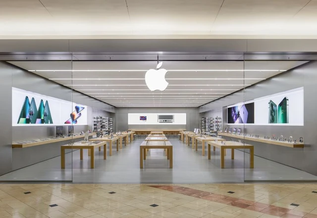 The Grand Debut of Foldable iPhones
