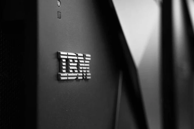 Гібридний процесор IBM для систем Z