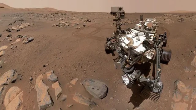 Complex Organic Compounds Beneath the Surface of the Red Planet
