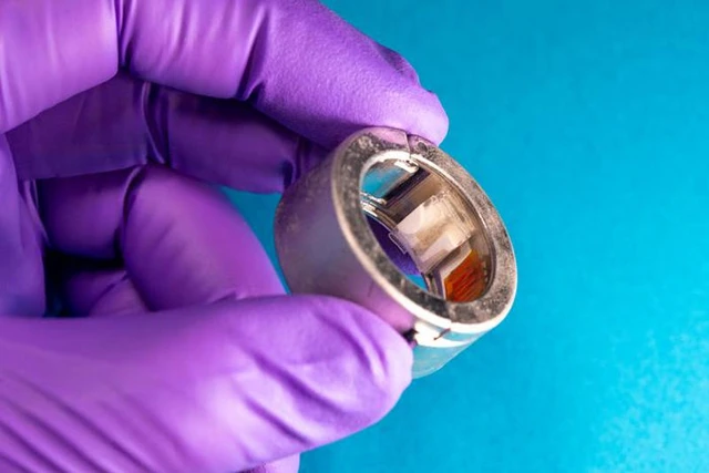 Non-Invasive Metabolic Monitoring in a Smart Ring
