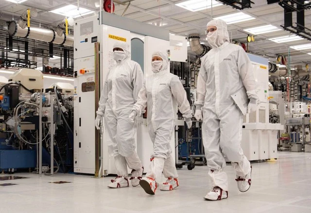 The Triumph of China’s Semiconductor Industry