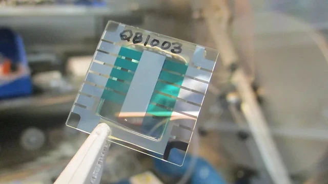 The Paradox of Ultra-Fast Charging in Quantum Systems
