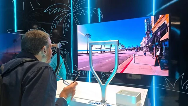 The Evolution of Samsung’s Microdisplays for Augmented Reality
