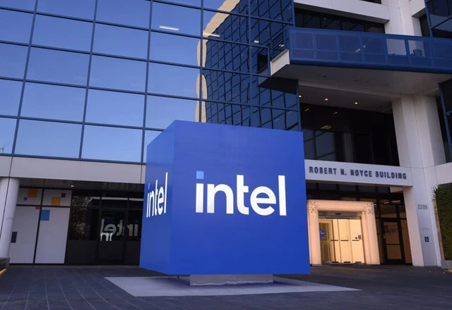 Intel’s Massive Bet on AI Infrastructure