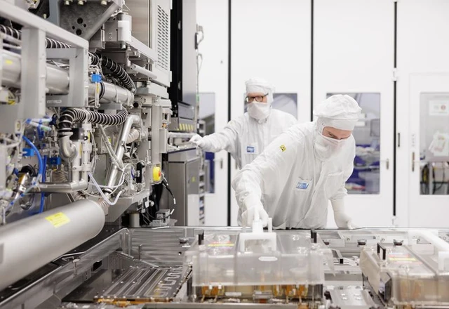 High-Precision Lithography in Panther Lake Processors
