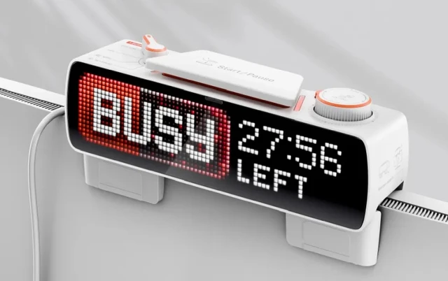 Busy Bar: The Digital Sentinel of the Workspace
