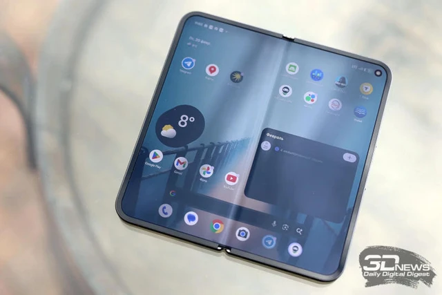 The Apple Effect in the Foldable Device Segment