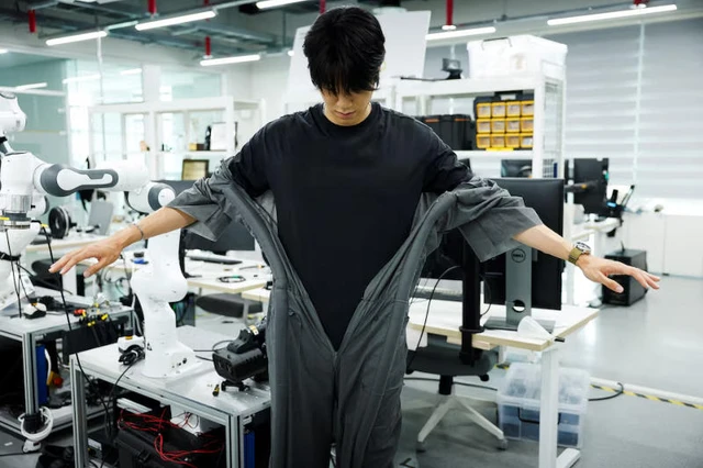 Next-Generation Self-Deploying Suits
