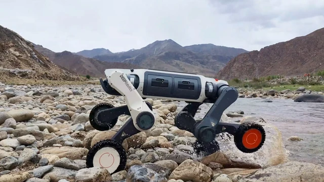 Lynx M20S: Hybrid Mobility Under Extreme Conditions

