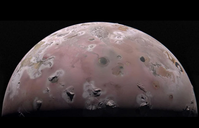 Thermal Profile of Jupiter’s Most Volatile Moon
